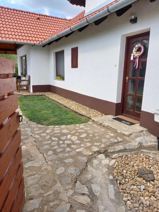 Idill Ueduelohaz Villa Tiszafured Ngoại thất bức ảnh