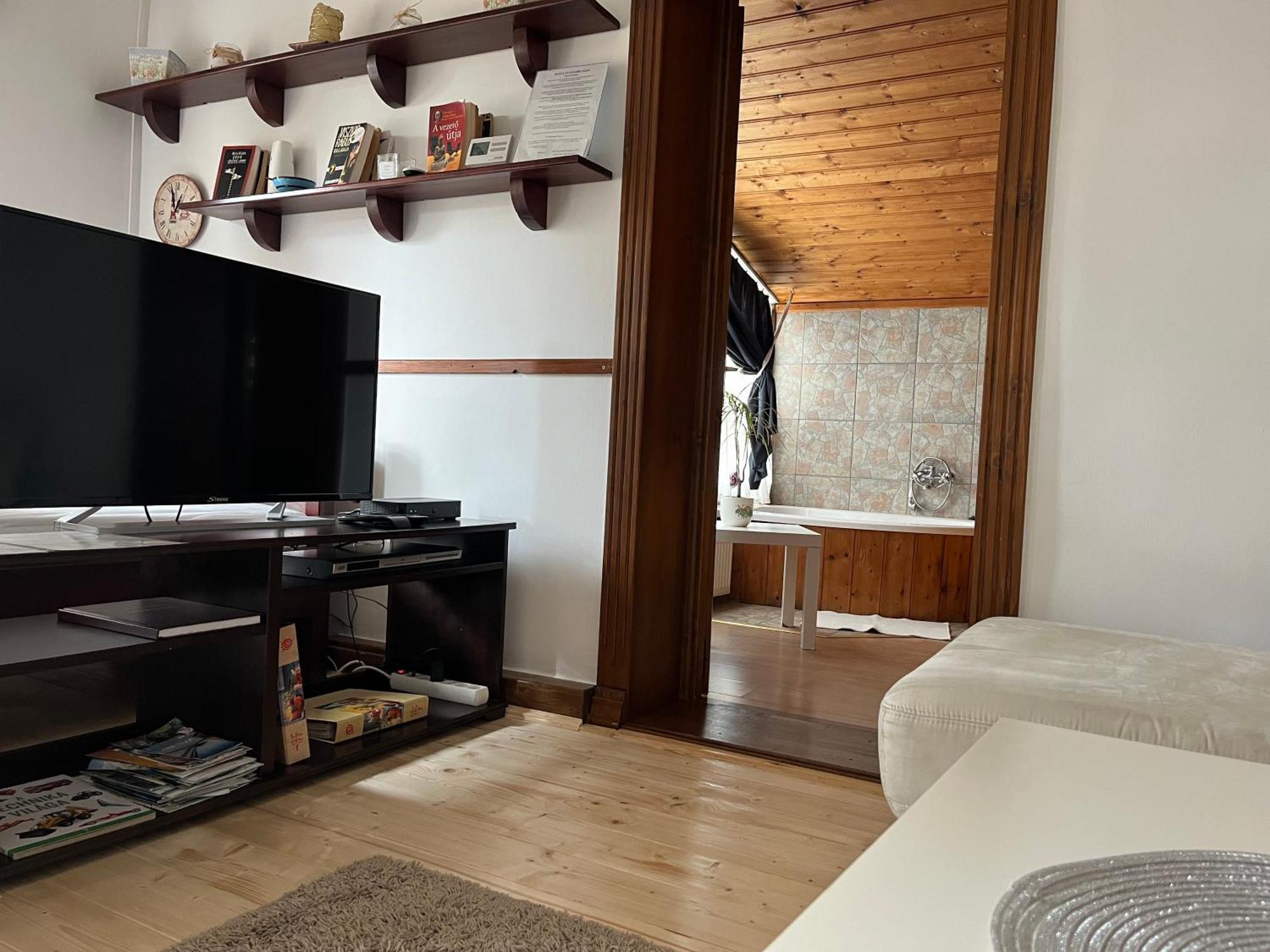Idill Ueduelohaz Villa Tiszafured Ngoại thất bức ảnh